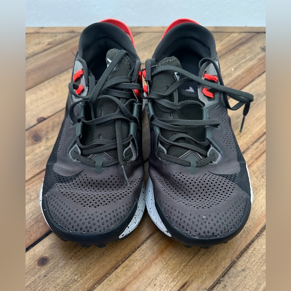 Nike Green and Red Running Sneakers